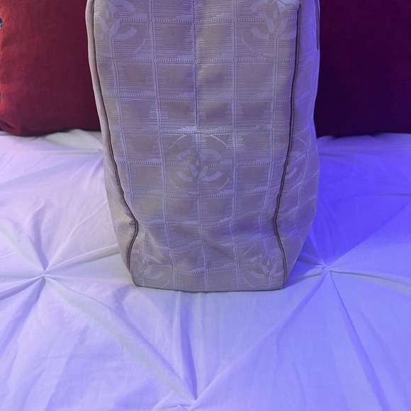 CHANEL TRAVEL LINE TOTE. EUC. - Picture 4 of 11